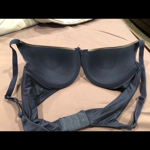 Maidenform lightly padded bra in navy, 36C. NWOT!! - Picture 2 of 2
